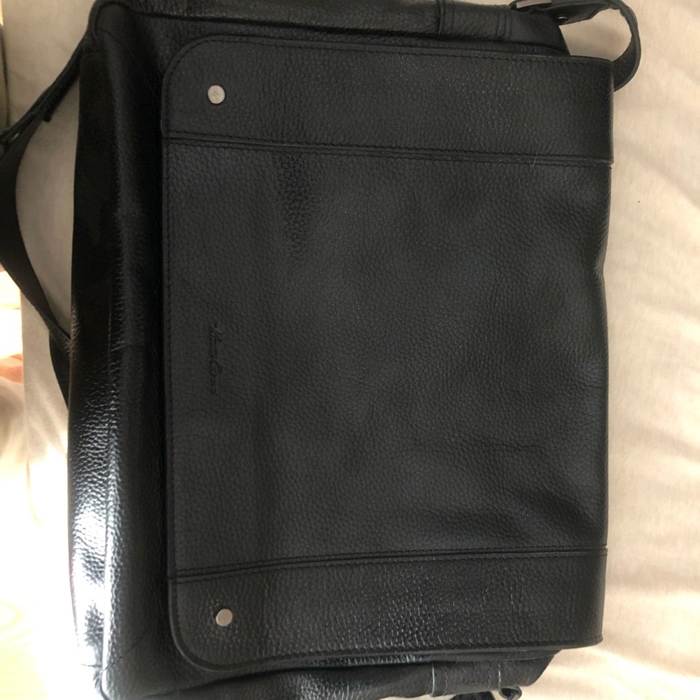 Kenneth Cole Leather Messenger Bag